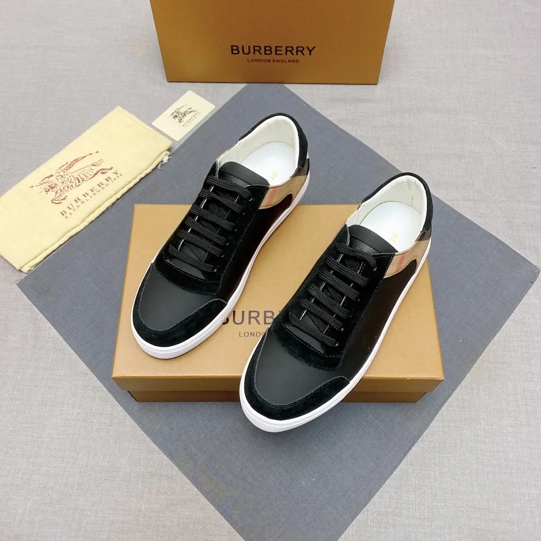 p400 【Burberry】Burberry’s new men’s casual shoes! Classic striped cloth paired with imported first-layer silk calfskin and high-mercerized nubuck leather. Real sheepskin lining is very comfortable. Original outsole. Two-color selection, details determine quality. Welcome to compare. Size: 38-44 No. 068